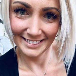 Meet your Posher, Joni